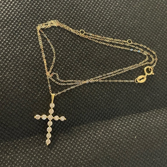 0.50 CT. T.W. Multi-Diamond Bubble Cross Pendant in 18K Yellow Gold - Picture 3 of 9